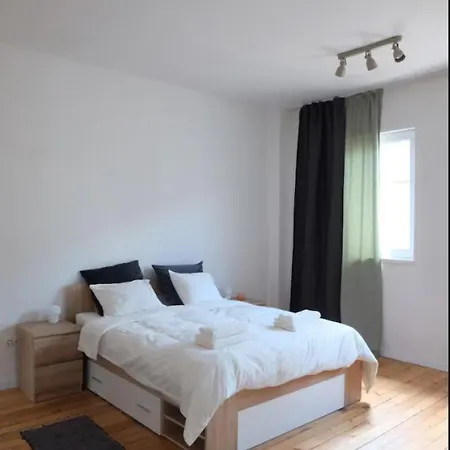 Lejlighed Cozy 2bdr Balcony With View In Historic Center