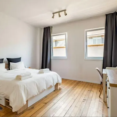 Cozy 2bdr Balcony With View In Historic Center Sofia