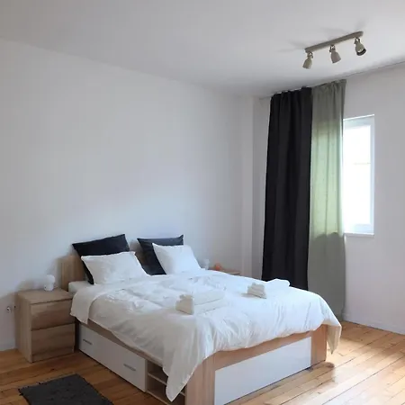 Cozy 2bdr Balcony With View In Historic Center