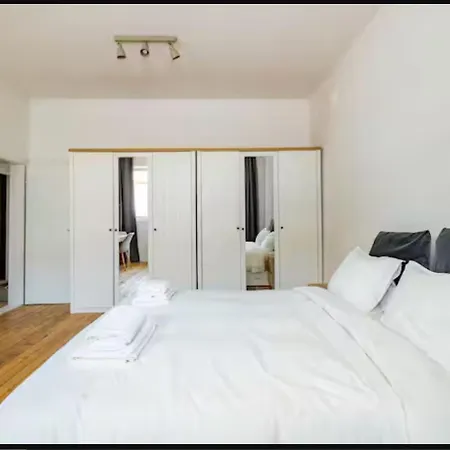 Lejlighed Cozy 2bdr Balcony With View In Historic Center Sofia