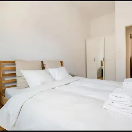 Cozy 2bdr Balcony With View In Historic Center شقة