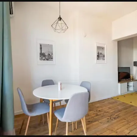 Cozy 2bdr Balcony With View In Historic Center アパート