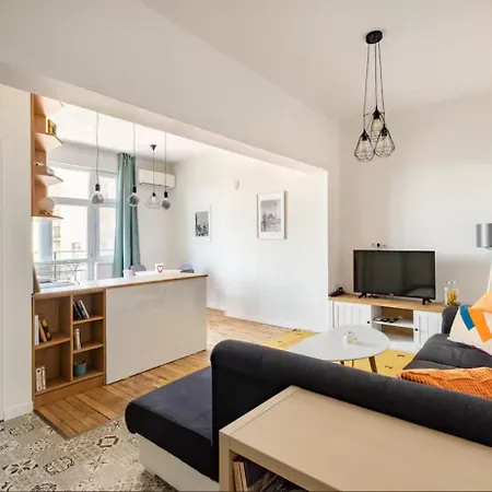 Cozy 2bdr Balcony With View In Historic Center 索菲亞