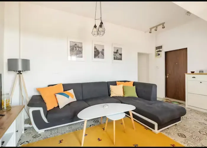 Cozy 2bdr Balcony With View In Historic Center