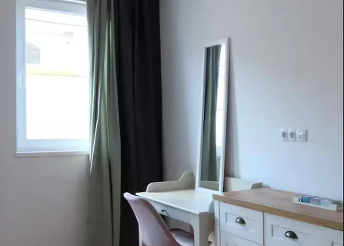 Cozy 2bdr Balcony With View In Historic Center Apartment *