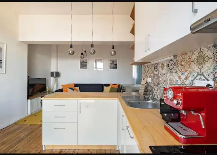 Cozy 2bdr Balcony With View In Historic Center Apartment