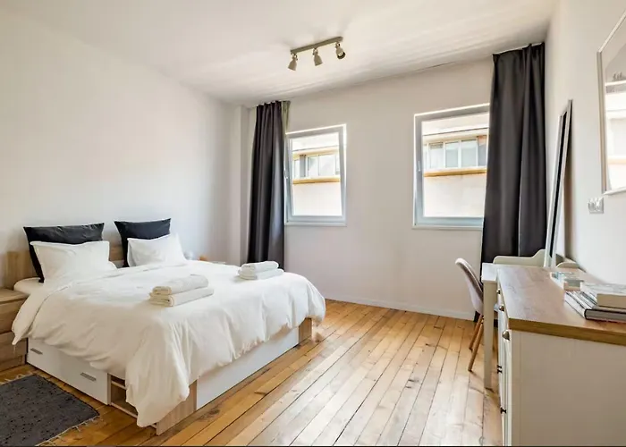 Cozy 2bdr Balcony With View In Historic Center Sofia