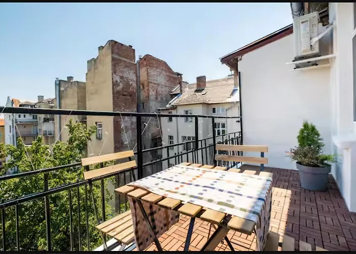 Cozy 2bdr Balcony With View In Historic Center Apartment *